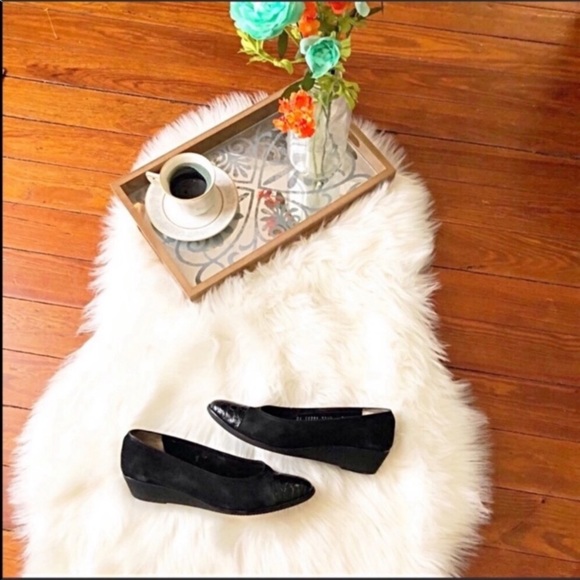 Salvatore Ferragamo black suede croc wedges 8.5 - Picture 2 of 4